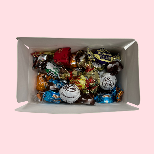 Bonbondoosje 300g chocolade met toffee, oranje rood blauw wit en paarse