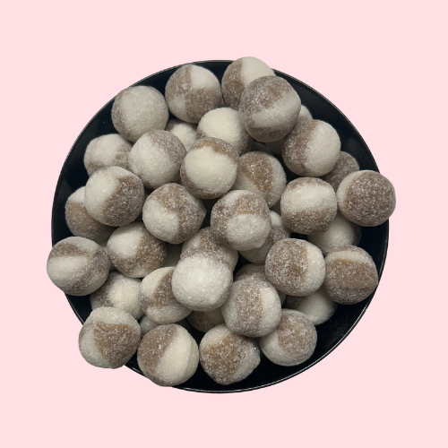 Zure harde cola kogels grijs en wit in zwart bakje