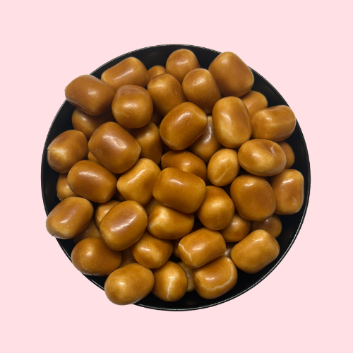 Maoam cola snoepjes in cola kleur in zwart bakje