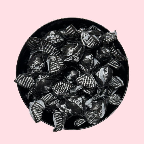 Per stuk verpakte zwarte Napoleon Drop snoepjes