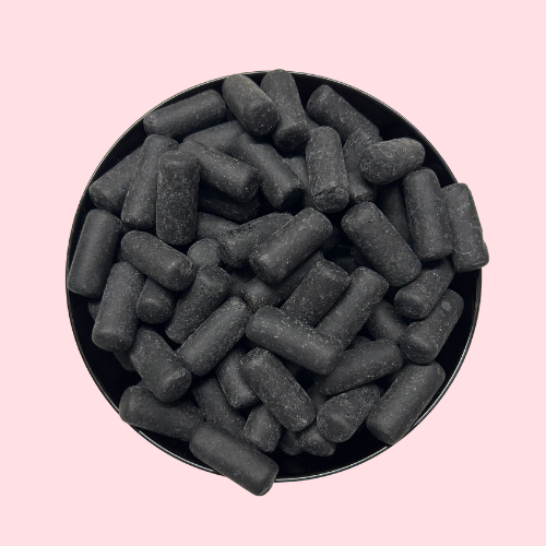 Schoolkrijt zwart in een zwart bakje