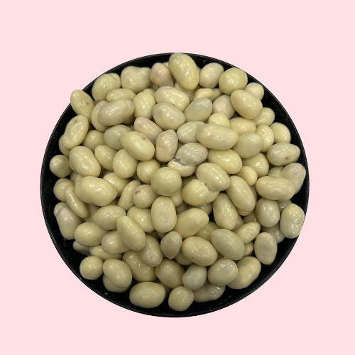 Witte Chocolade Pinda's in zwart bakje