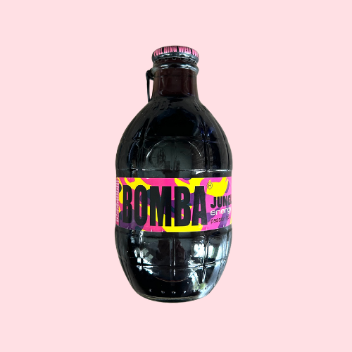 Zwarte Bomba Jungle Energy Passievrucht fles met roze en gele legerprint