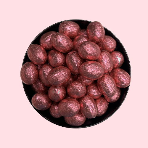 Chocolade Eitjes Wit Praline roze verpakking in zwart bakje