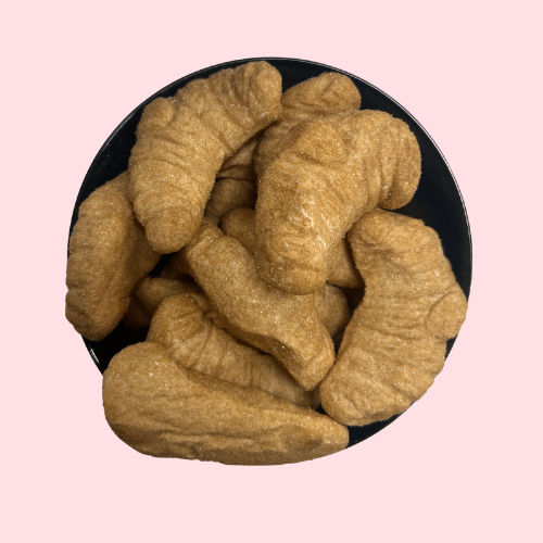 Gevulde Croissants bruine kleur gevuld met chocolade in zwart bakje