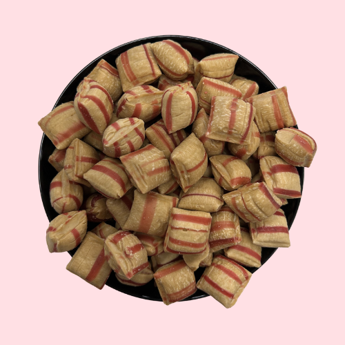 Kaneelkussentjes rood met bruin in zwart bakje