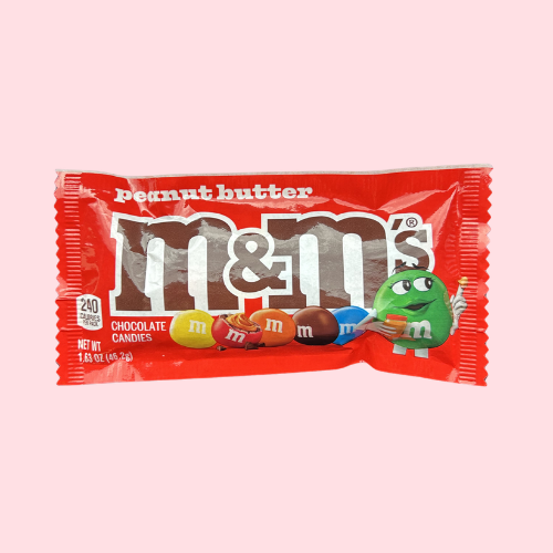 M&M's Peanut Butter rode verpakking met m&m's en M&M's logo