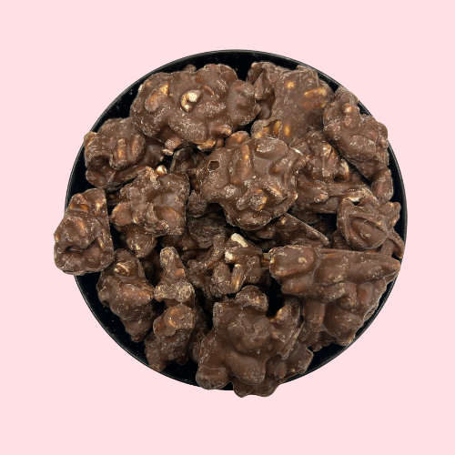 Melk Chocolade Rotsjes met pinda in zwart bakje