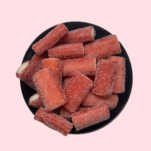 Mini sticks aardbei snoepjes gesuikerd rood in zwart bakje