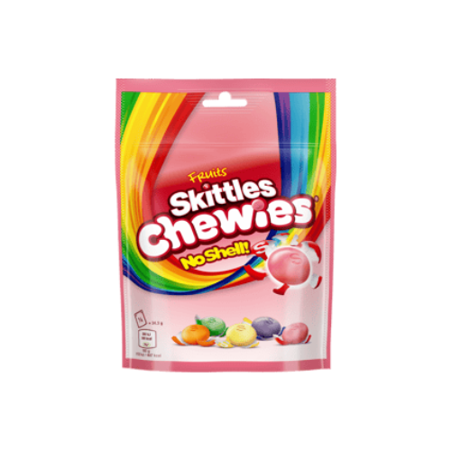 Skittles Chewies in roze verpakking met regenboog en Skittles snoepjes