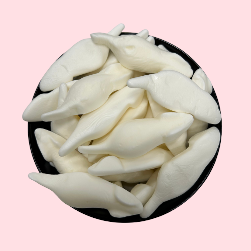 Witte muizen snoep in zwart bakje